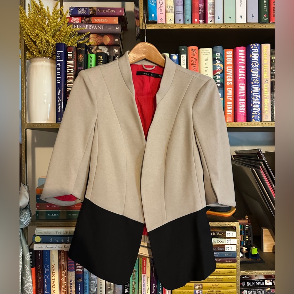 Ark & Co Beige and Black color block Blazer